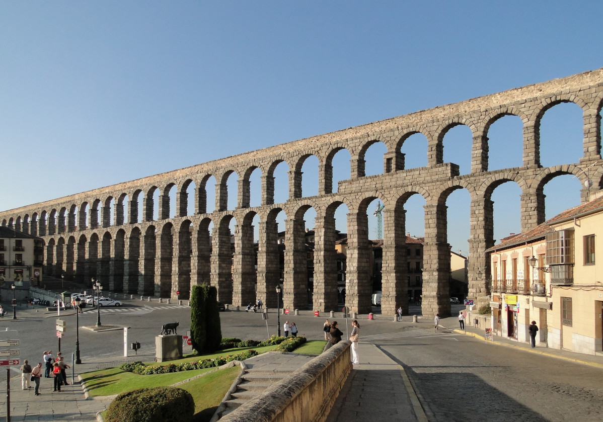 Aqueduct of Segovia 02