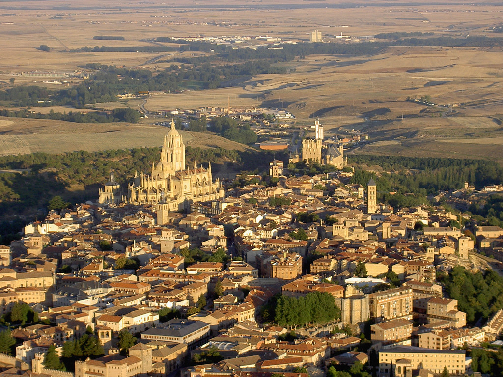 Vista aerea general de Segovia