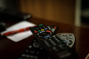 Remote control 932273 1920